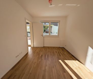 Gut geschnittene 2-Zimmer Wohnung mit ca 30 m² Garten und 17 m² Ter... - Foto 3