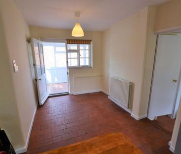 2 bedroom cottage to rent - Photo 2