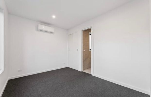 Narre Warren - Photo 1