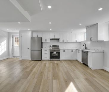 For Lease - 24 Cesar Place, Hamilton, Ontario - Photo 2