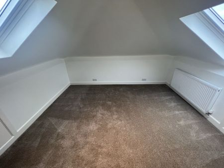 3 Bedroom Bungalow - Photo 2