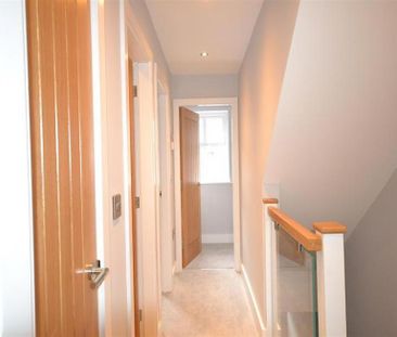 3 Bedroom Terraced To Let - Photo 6