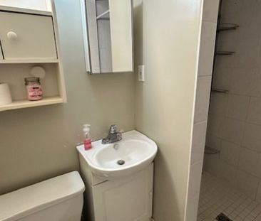 75 Weatherup, Lower Barrie | $1400 per month | Utilities Included - Photo 5