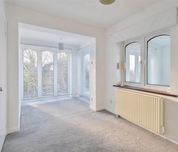 4 bedroom detached house to rent - Photo 3