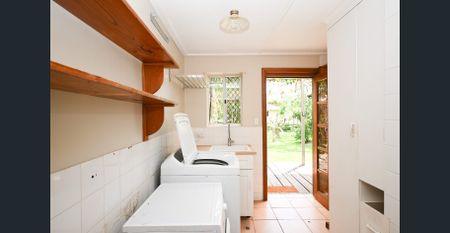 Oversized Bedroom with Kitchenette and Balcony - Photo 3