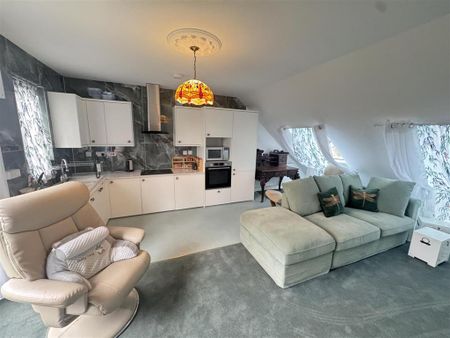 2 bedroom apartment to rent - Photo 2