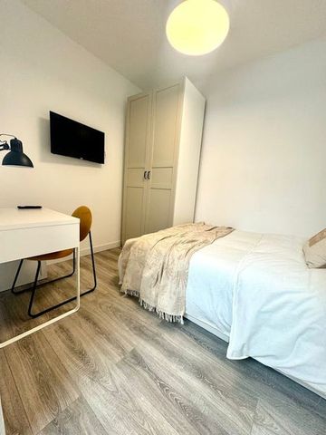 Plaza de Santa Bárbara, Madrid, Community of Madrid 28004 - Photo 5