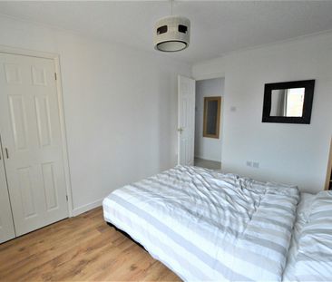 Clover Gardens, Stamford, PE9 - Photo 2