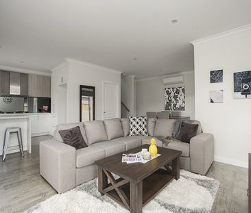 1/199 Woods Street, Newport VIC 3015 - House For Rent | Domain - Photo 1