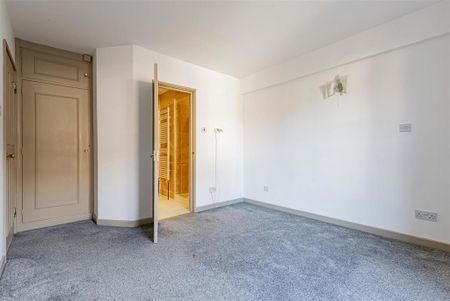 3 bedroom flat to rent - Photo 5