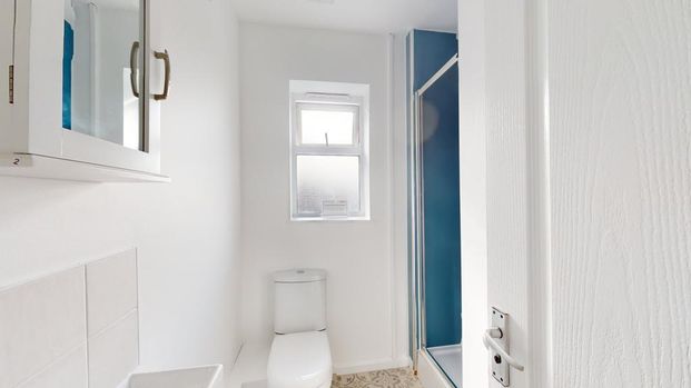 1 bedroom in a house share to rent - Photo 1