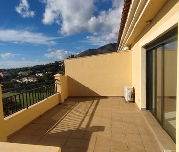 Atico en alquiler en Cortijo de Torrequebrada, Benalmadena - Photo 2