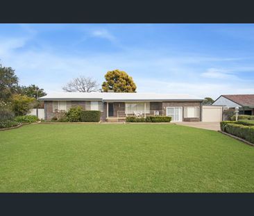 9 Thomson Place, Gunnedah, NSW 2380 - Photo 3