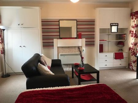 Studio to rent - Photo 2