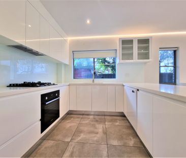 Stylish and Timeless Four Bedrooms Duplex - Photo 1