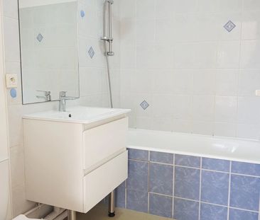 Location Appartement 2 pièces 38m² LA ROCHELLE 17000 - Photo 3