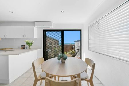 Refurbished Apartment With Ocean View - Photo 2