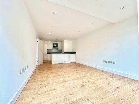 Anton House, Station Road, Chingford E4, London - Photo 4