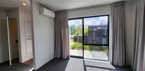 Hobsonville, 2 bedroom, $660 - Photo 2
