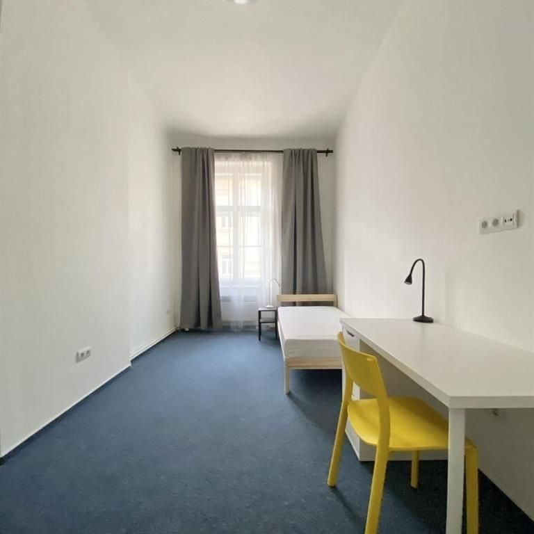 Pronájem bytu 2+1 45 m2 - Fotografie 1
