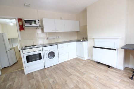 1 bedroom flat to rent - Photo 4