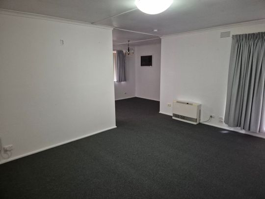 3 BEDROOM HOUSE IN CENTRAL LOCATION - Photo 1
