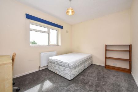 6 bedroom semi-detached house to rent - Photo 5