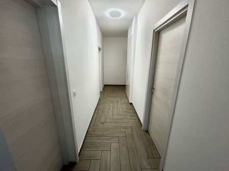 Affittasi moderno 2.5 locali ristrutturato in zona tranquilla Chiasso - Foto 2