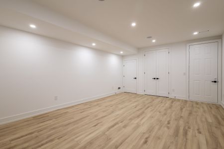 For Lease - 24 Twenty First Street, Toronto, Ontario - Photo 5