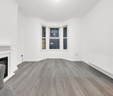 3 Bed Terraced House, Francis Avenue, IG1 - Photo 1