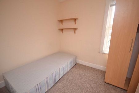 4 Bed - Pitcroft Avenue, Reading - Photo 4