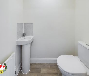 Laurie Close, Yate, Bristol - Photo 3