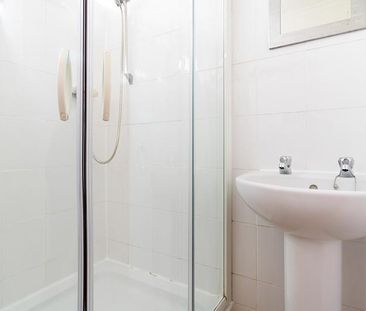 3 bedroom apartment to rent - Photo 3