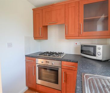 St. Matthews Close, Renishaw, S21 - Photo 5