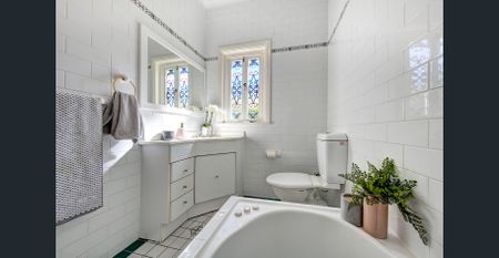 CHARMING SEMI IN WHISPER QUIET STREET - Photo 4