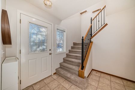 149 Somerside Close Southwest, Calgary - Photo 5