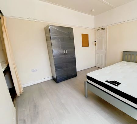 Room2 - Photo 3