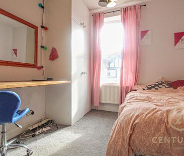 4 bedroom apartment to rent - Photo 6