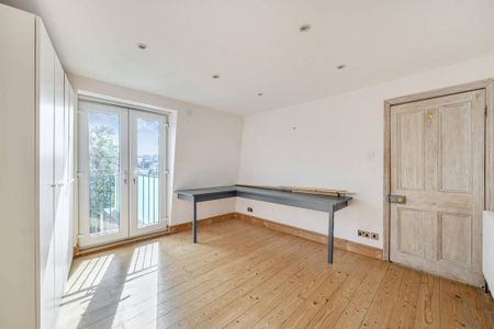 5 bedroom end of terrace house to rent - Photo 4