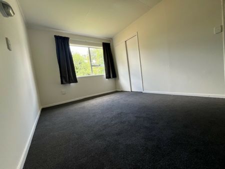 Newly Renovated & Spacious 3 Bedroom Home - Huntly - Photo 3