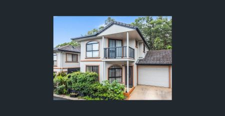 Resort style, 2-stories Townhouse in Carindale - Photo 2