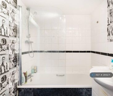 1 bedroom in a flat share to rent - Photo 6