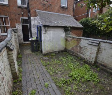 2 bedroom terraced house to rent - Photo 4