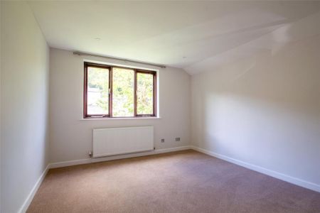 4 bedroom detached house to rent - Photo 2