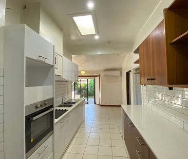 Freshly Updated 2 Bedroom Unit in Prime Location - Photo 6
