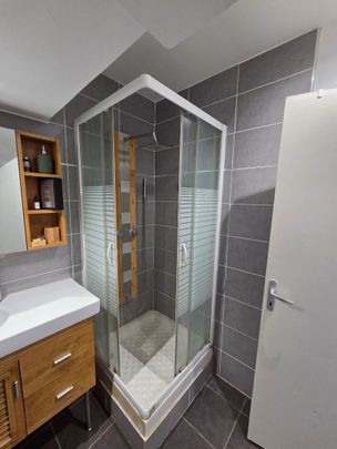 Appartement Nimes 1 pièce(s) 23.76 m2, - Photo 1