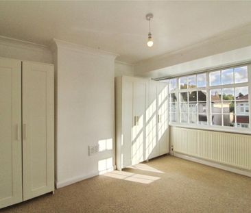 3 bedroom end of terrace house to rent - Photo 3