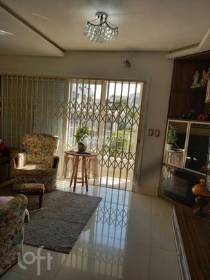 Casa com 4 quartos e 396m² para alugar em Jardim Itu Sabará, Porto Alegre. - Photo 1