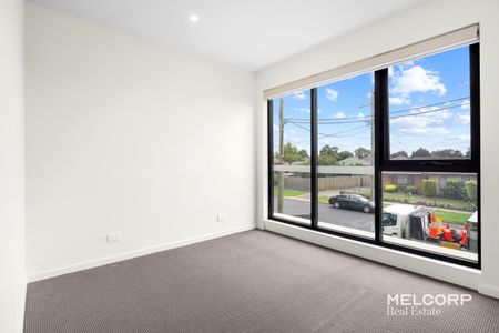 STUNNING TWO BEDROOM APARTMENT – UNFURNISHED - Photo 5