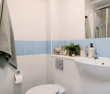 Large Studio - Photo 5